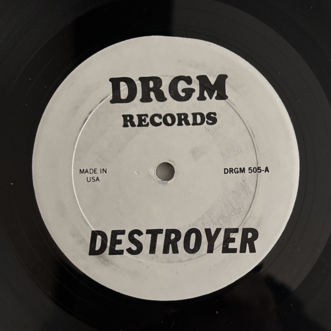DESTROYER
