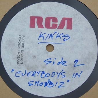 THE KINKS - Everybody's In Showbiz by Darryl Menkin