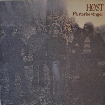 På Sterke Vinger by Høst