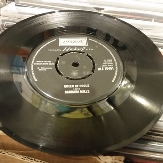 Queen of fools by Barbara Mills