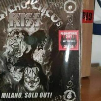 Milano, Sold Out by Kissing The Kiss