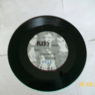 strutter cold gin by Kiss